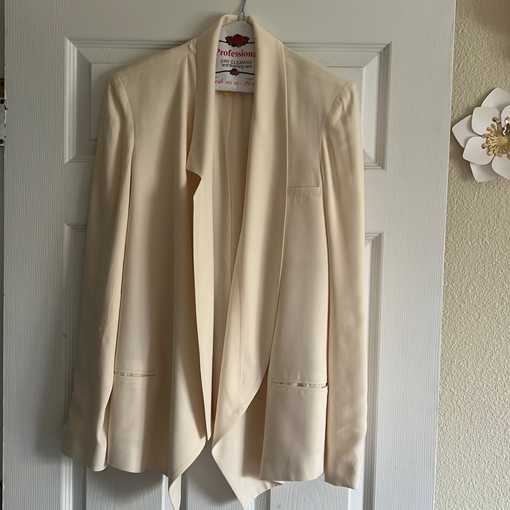 Haute hippie beige cream white size 8 blazer